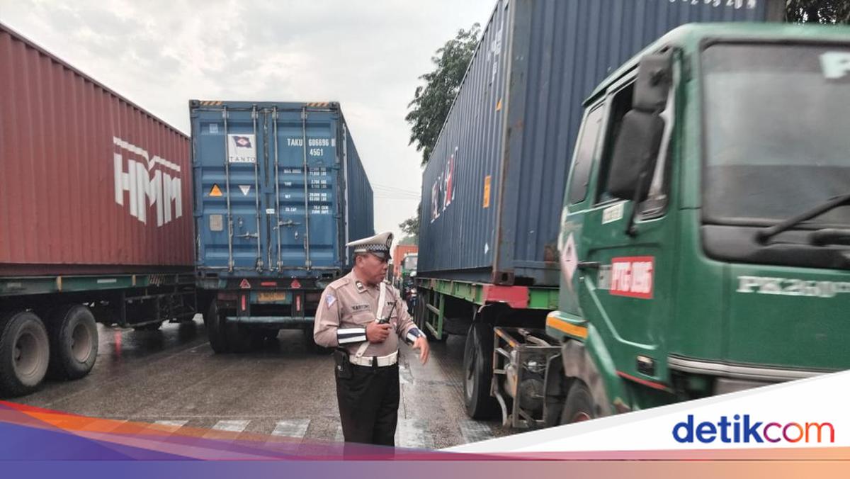 Lalin Yos Sudarso Masih Macet Sore Ini, Cek Jalur Alternatifnya
