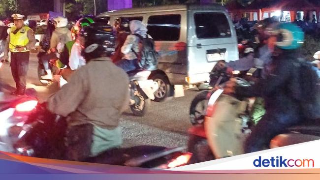 Polisi: Masih Ada 2.500 Truk Antre Masuk Pelabuhan Priok Malam Ini