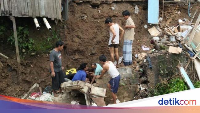 Kasur 'Penyelamat' Nenek di Bogor saat Rumah Ambrol karena Longsor