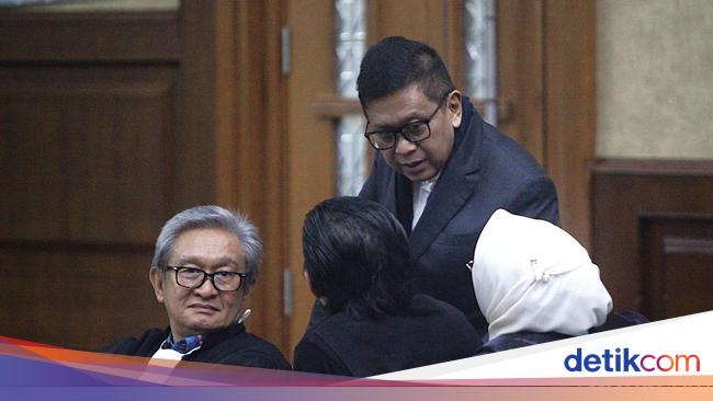 'Perintah Ibu' Muncul dari Sadapan Telepon di Sidang Hasto