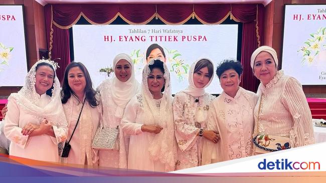 Suasana 7 Harian Meninggalnya Titiek Puspa