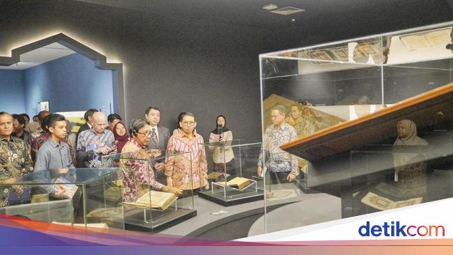 Buka Pameran Misykat, Fadli Zon Bahas Sejarah Islam di Indonesia
