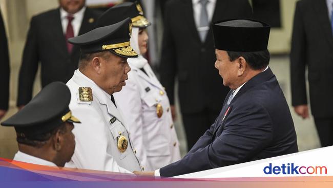 Momen Pelantikan Gubernur Bangka Belitung dan Papua Pegunungan di Istana