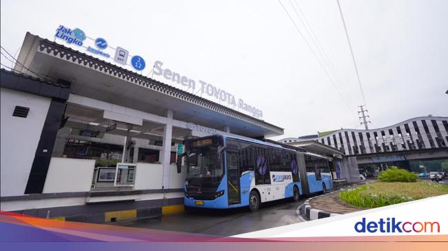 Ih, Halte Busway Senen Ubah Nama Jadi 'Halte Senen TOYOTA Rangga!'