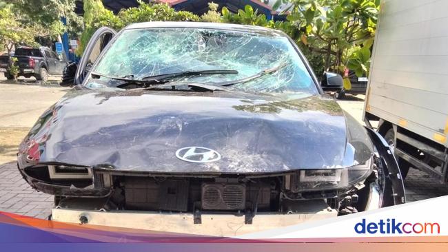 Puluhan Motor Parkir Porak-poranda Buntut Diseruduk Ioniq 5 di Jakut