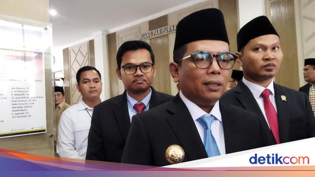 Andra Soni Kaji Perpanjangan Waktu Pemutihan Pajak Kendaraan di Banten