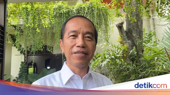 Saat Jokowi Diutus Prabowo Hadiri Pemakaman Paus
