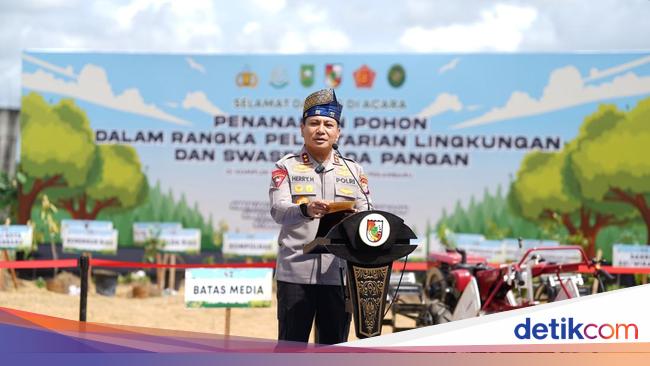 Peringati Hari Bumi, Kapolda Riau Tanam Ribuan Pohon hingga Jagung