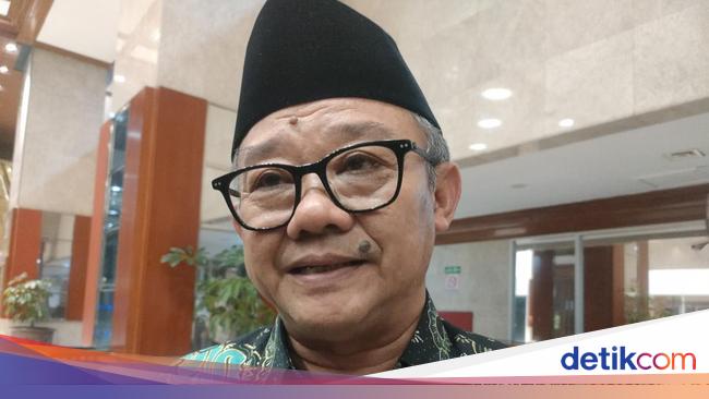 Tafsir Mendikdasmen soal Putusan MK: SD-SMP Swasta Masih Boleh Pungut Biaya