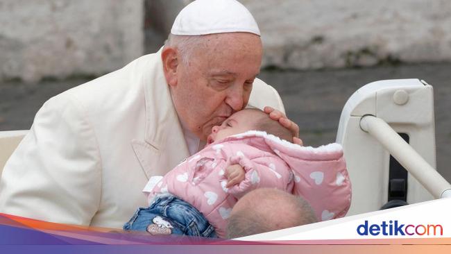 Sentuhan Kasih Paus Fransiskus untuk Anak-anak Dunia