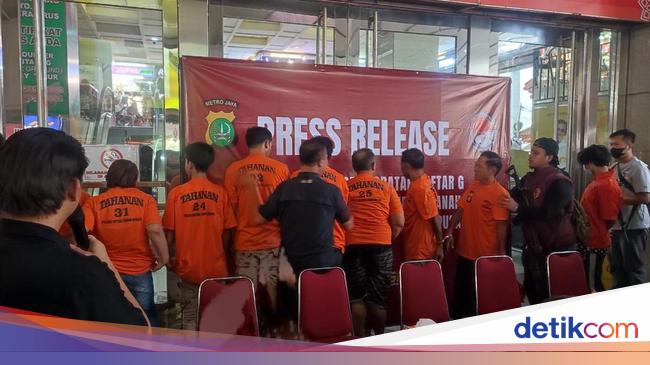 10 Pengedar Ngaku Jual Obat Keras karena Ekonomi, Duit Puluhan Juta Disita