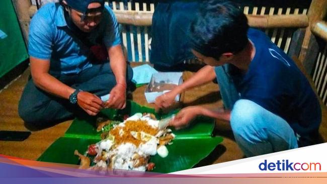 Makna Kebersamaan Dalam Tradisi Megibung Dan Kembul Bujana