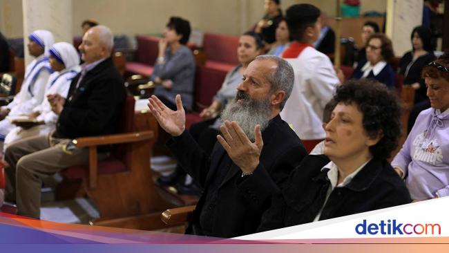 Umat Katolik di Gaza Gelar Doa Bersama Mengenang Paus Fransiskus