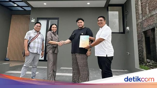 Rumah Bunda Corla Hadiah dari Ivan Gunawan, Pembangunan Rampung!