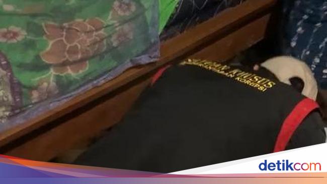Cerita di Balik Temuan Rp 5,5 M di Kolong Kasur Hakim Tersangka Suap