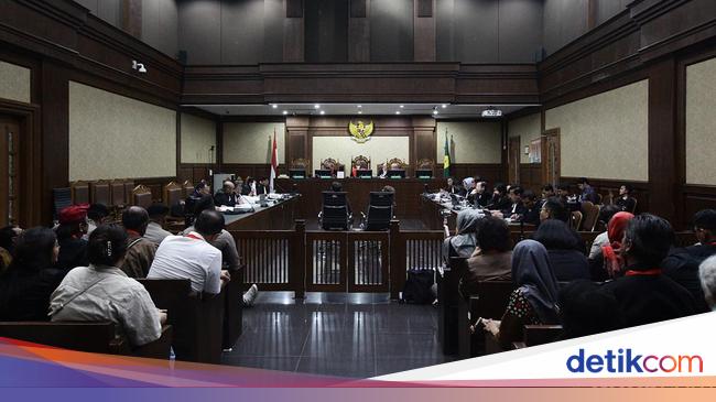 Hasto Bilang Nanti soal Sadapan 'Perintah Ibu', Pengacara Sebut 'Catut Nama'
