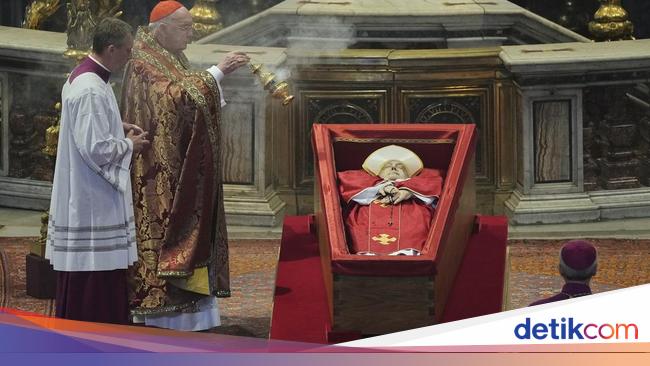 Jenazah Paus Fransiskus Disemayamkan 3 Hari di Basilika Santo Petrus