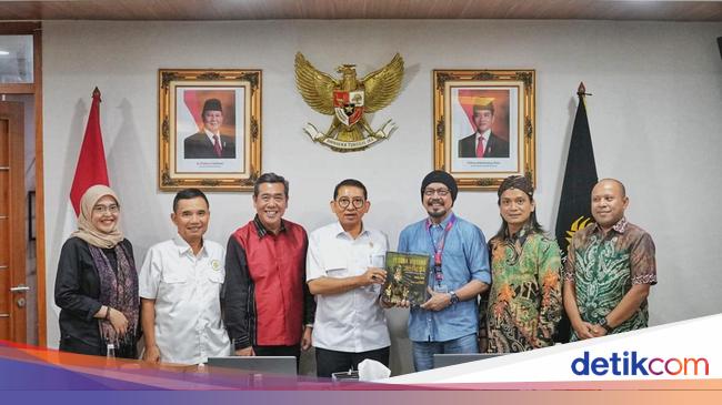 Menbud Puji Inisiatif Pelestarian Tari Lengger sebagai Kekayaan Budaya