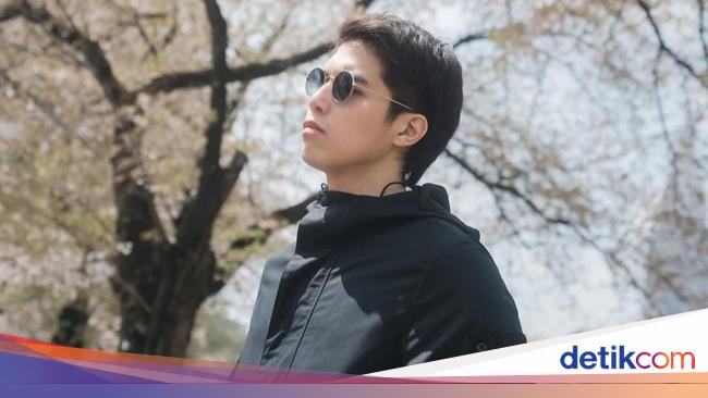 Begini Keseruan El Rumi Saat Makan di Resto hingga Warung Tenda