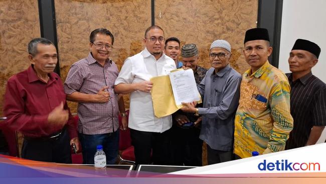 Ninik Mamak di Pessel Ngadu ke Andre Rosiade soal Tanah Ulayat Jadi Hutan Lindung