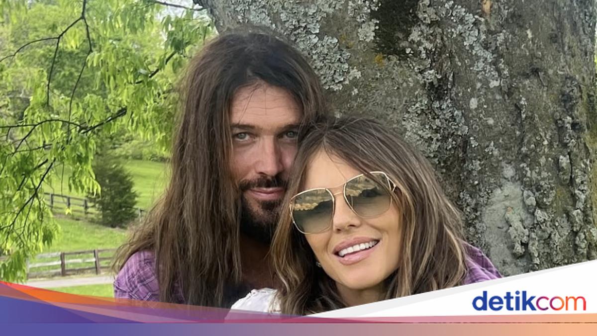 Billy Ray Cyrus and Elizabeth Hurley Reportedly Engaged