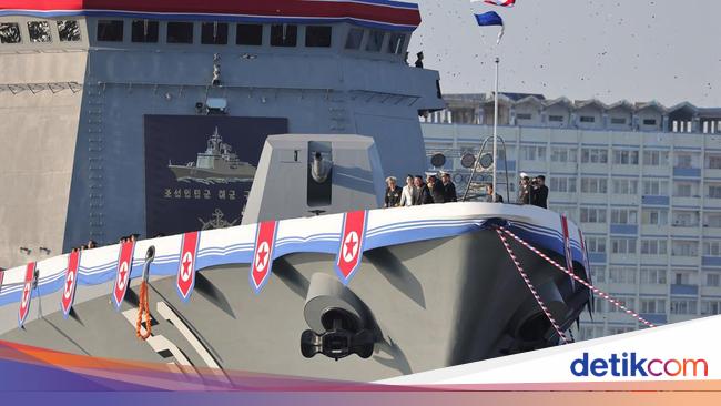 Kim Jong Un Perintahkan Kapal Angkatan Laut Korut Dilengkapi Senjata Nuklir