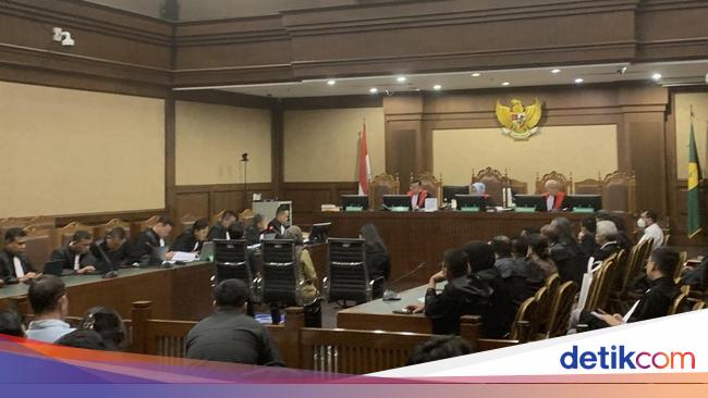 Istri dan Anak Makelar Zarof Ngaku Tak Tahu Asal-usul Duit Rp 1 T-Emas 51 Kg