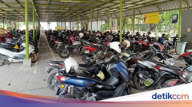 Satpam Kawal Pintu Masuk Gambir Usai Viral Maling Motor