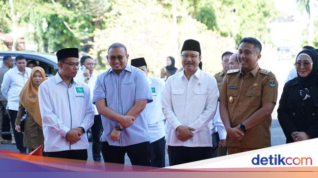 Dampingi Mensos, Andre Rosiade Minta Kepala Daerah Dukung Program Kemensos di Sumbar