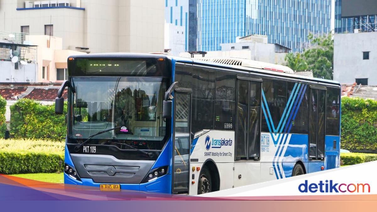 2 Bus TransJ Terlibat Kecelakaan di Pancoran Jaksel, Penumpang Dievakuasi