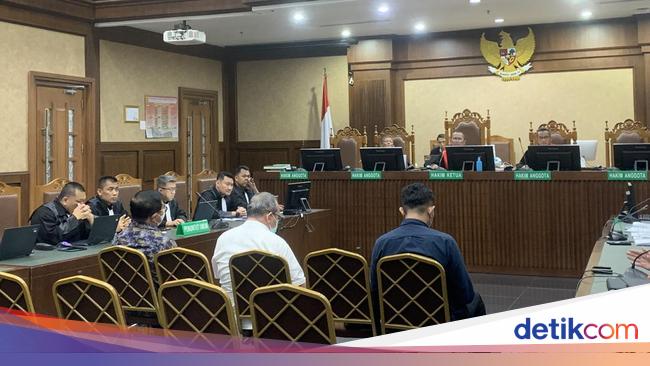 Baca Pleidoi, Mangapul Hakim Pembebas Ronald Tannur Nangis Menyesal