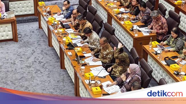 Menperin Beberkan Dampak Ngeri Tarif Trump: Banjir Impor-Gerus Lapangan Kerja