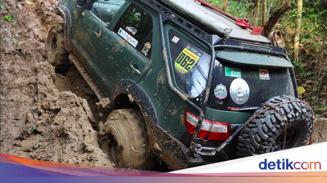 Seru! Banyak yang Gak Kuat Nanjak di Jungle Rush 2025