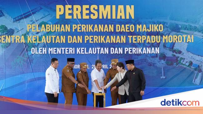 Trenggono Resmikan Sentra Kelautan dan Perikanan Morotai Rp 115 M