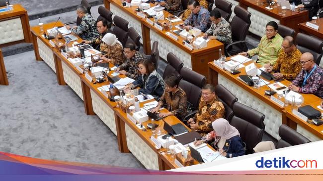 Menteri Ekonomi Kreatif Usul Dana Abadi buat Pembiayaan