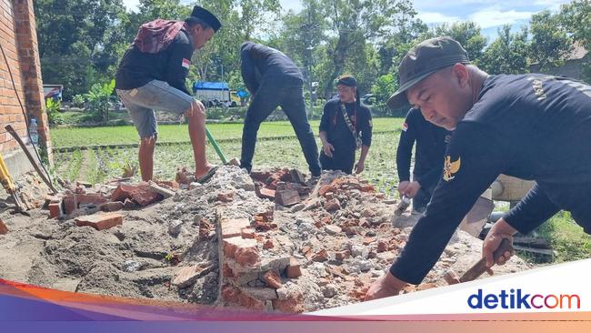 Makam Palsu di Ponorogo Meresahkan, Ini Alasan Warga Membongkarnya