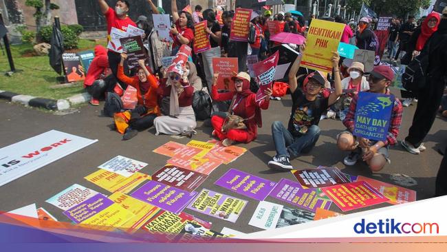 Demo May Day di Depan DPR Minta Bentuk UU Perlindungan Buruh