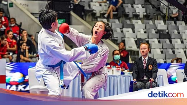 Bangga! Polwan Polda Riau Raih Medali Emas Kejuaraan Karate di Malaysia