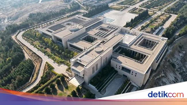 Duduk Perkara Geger Serangan Israel ke Dekat Istana Kepresidenan Suriah