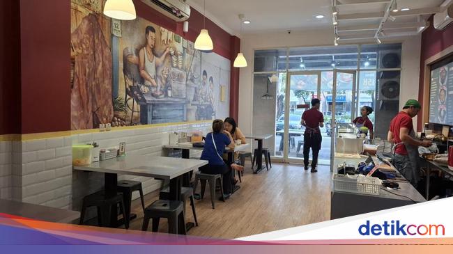 Kopitiam Malaysia Autentik Ini Sajikan Mi Kari dan Teh Tarik Segar