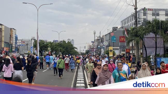 Meriahnya CFD Perdana di Depok, Warga Padati Jalan Margonda