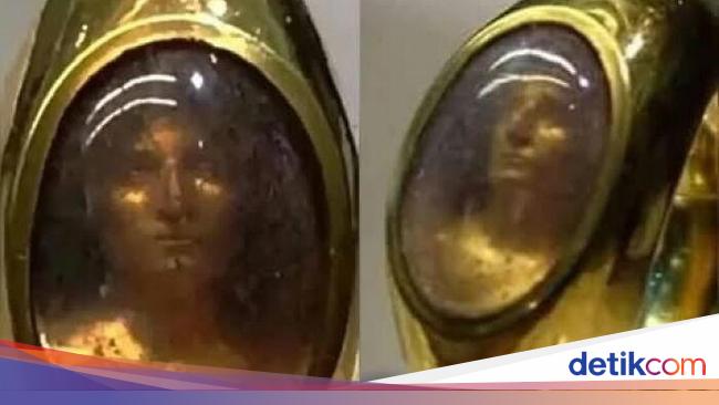 Foto Penemuan Artefak yang Menyimpan Cerita Mengejutkan