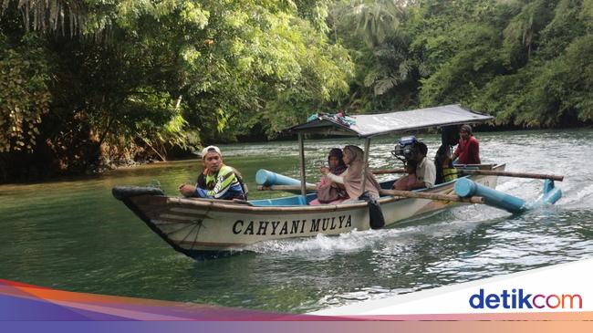 Menyusuri Kejernihan Alam Green Canyon di Pangandaran