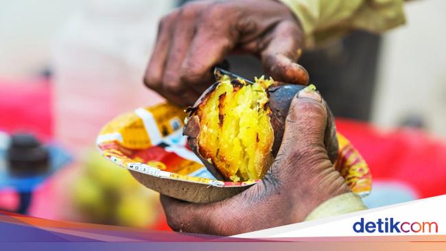 Viral Aksi Penjual Makanan Jorok yang Bikin Jijik dan Mual