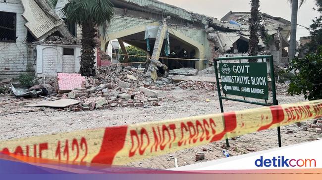 Rudal India Bikin Masjid di Pakistan Porak-poranda