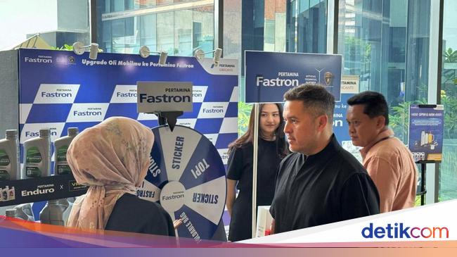 Biar Mobil Awet, Ini Rumus Ganti Oli Ala Rifat Sungkar
