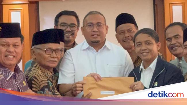 Percepat Izin Pembangunan Flyover Sitinjau Lauik, Andre Rosiade Temui Menhut