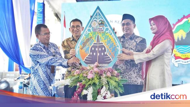 Buka Pameran Kain Tradisional 2025, Menbud Soroti Warisan Wastra Nusantara