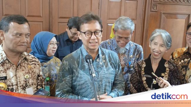 Usai Bertemu Prabowo, Menkes Tanggapi Isu Bakal Di-reshuffle