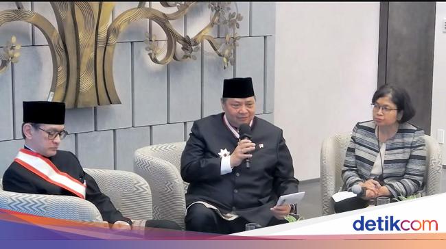 Menko Airlangga-Eks Menlu Marty Terima Penghargaan dari Pemerintah Jepang